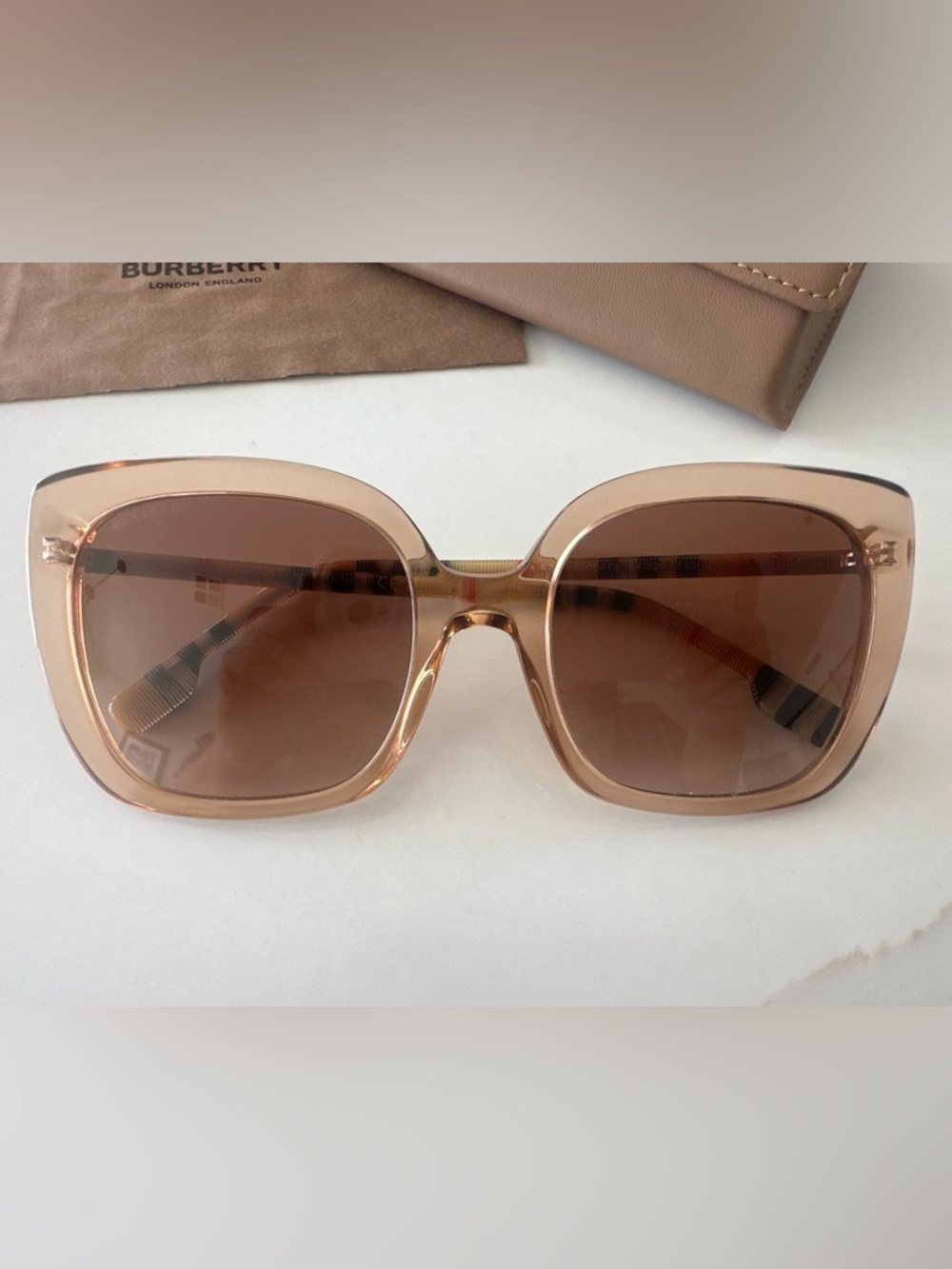 Burberry Beige/Tan Square Frame Sunglasses with Brown Gradient Lenses - Picture 2 of 3